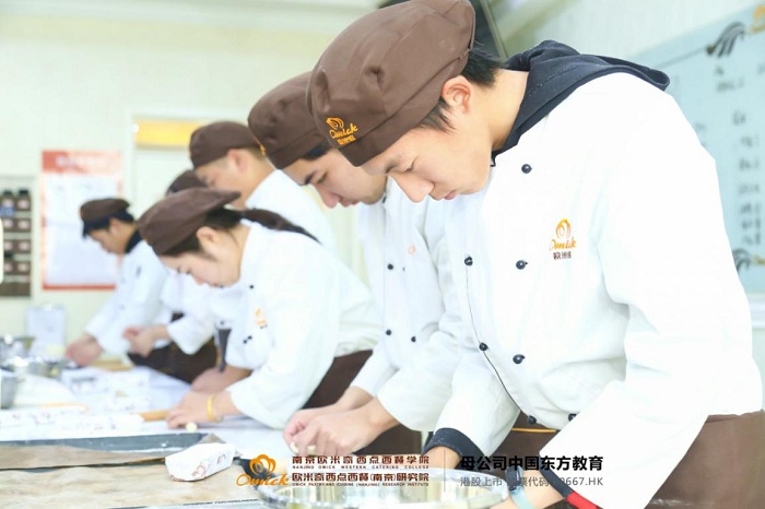 男生适合学西点烘焙吗？