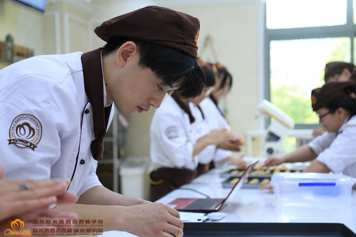 南京烘焙学校排名前十的学校有哪些？