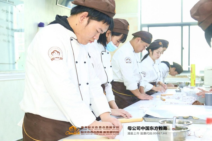 甜品师的工资一般多少？