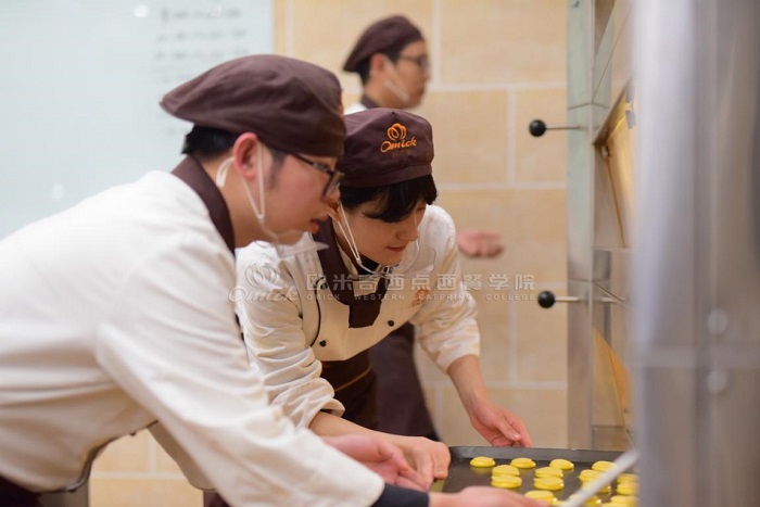 现在女生学西点怎么样？