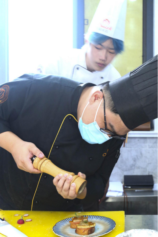 南京学做西餐去哪里学比较好？