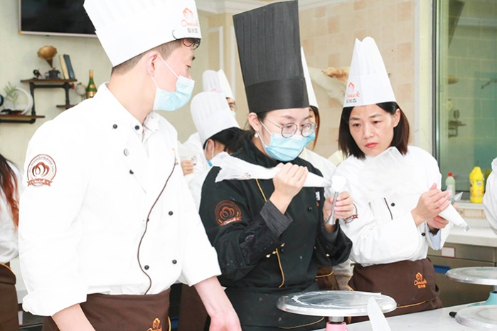 学多久能开个蛋糕店？