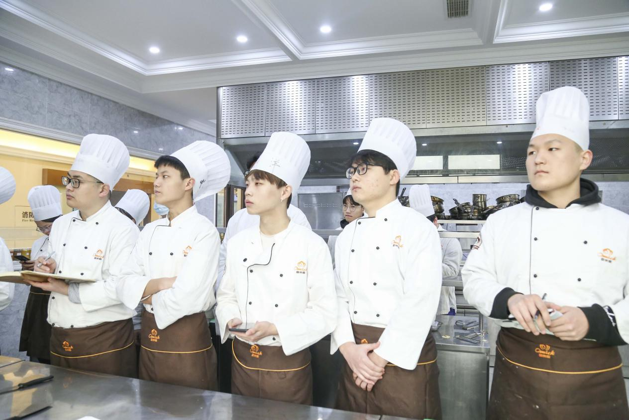 学西餐师一年要花多少钱？