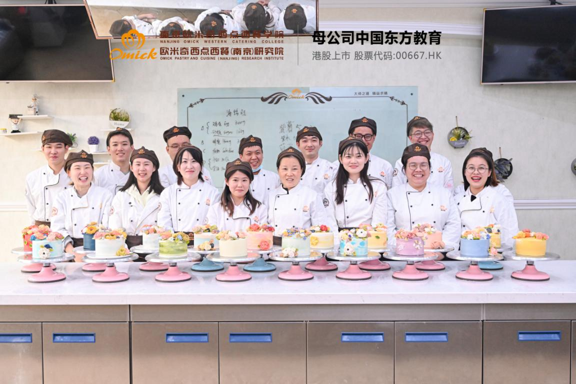 女孩学西点一个月能赚多少钱