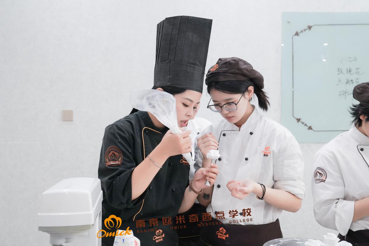 南京学烘焙学费多少钱